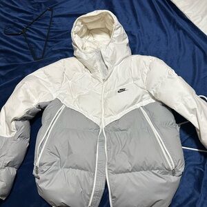 Nike Storm-Fit Puffer jacket size medium